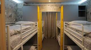 Гостиница Хостел Обской Обь Спальное место на двухъярусной кровати в общем номере для мужчин и женщин (8 взрослых)-2