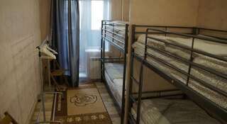 Гостиница Хостел Обской Обь Двухъярусная кровать в общем номере для женщин (до 4 взрослых)-9