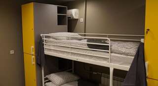Гостиница Хостел Обской Обь Спальное место на двухъярусной кровати в общем номере для мужчин и женщин (8 взрослых)-7