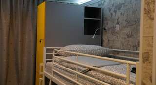 Гостиница Хостел Обской Обь Спальное место на двухъярусной кровати в общем номере для мужчин и женщин (8 взрослых)-3